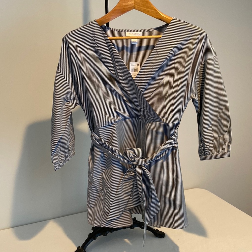 Maternity top. Motherhood maternity size medium.